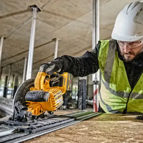 Serra Circular XR Flexvolt 54V Sem Bateria e Sem Carregador DeWALT DCS579NT-XJ